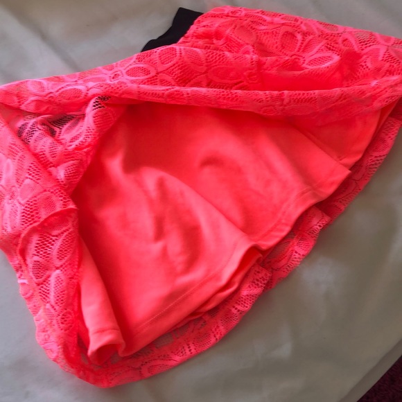 Pink floral skirt - Picture 2 of 2